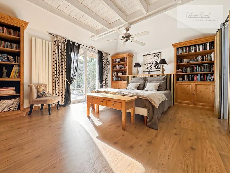 Maison - 217 m² - 7 pièces