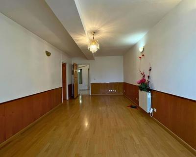 Appartement - 143 m² - 8 pièces