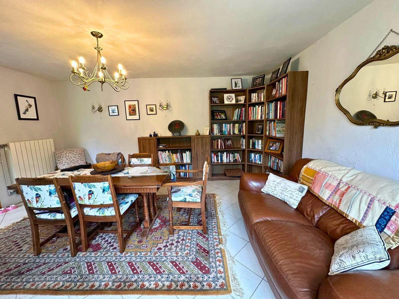 Maison - 239 m² - 8 pièces