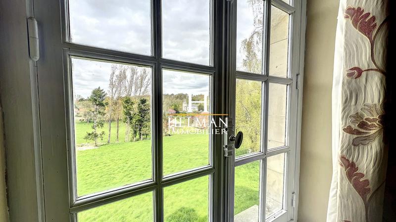 Maison - 319 m² - 9 pièces