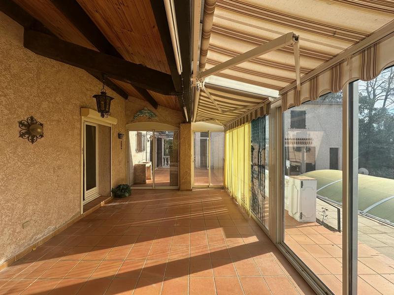 Villa - 182 m² - 8 pièces