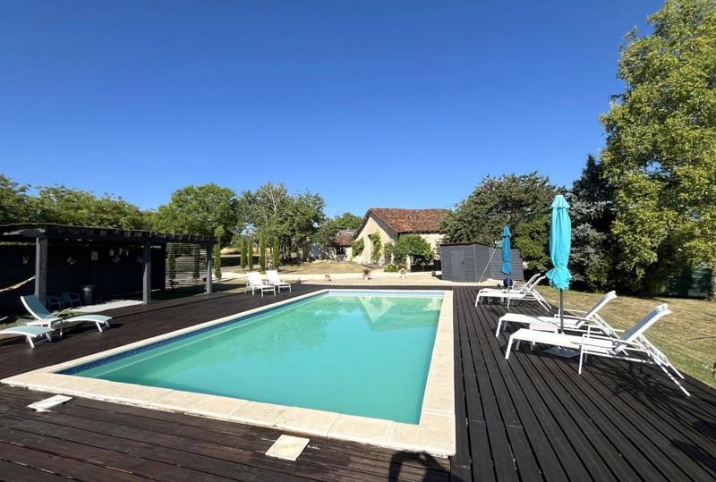 Maison - 218 m² - 11 pièces