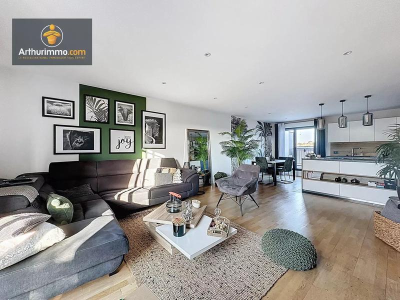 Appartement - 104 m² - 5 pièces