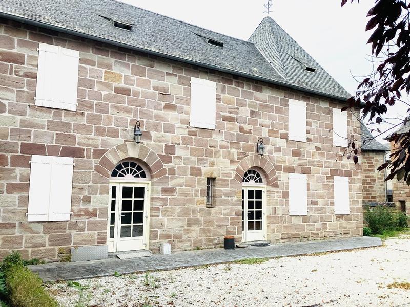 Maison - 732 m² - 23 pièces