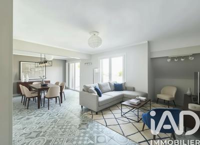 Maison - 200 m² - 8 pièces