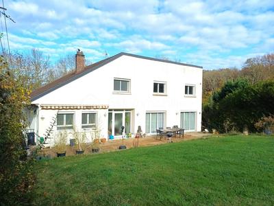 Maison - 243 m² - 8 pièces