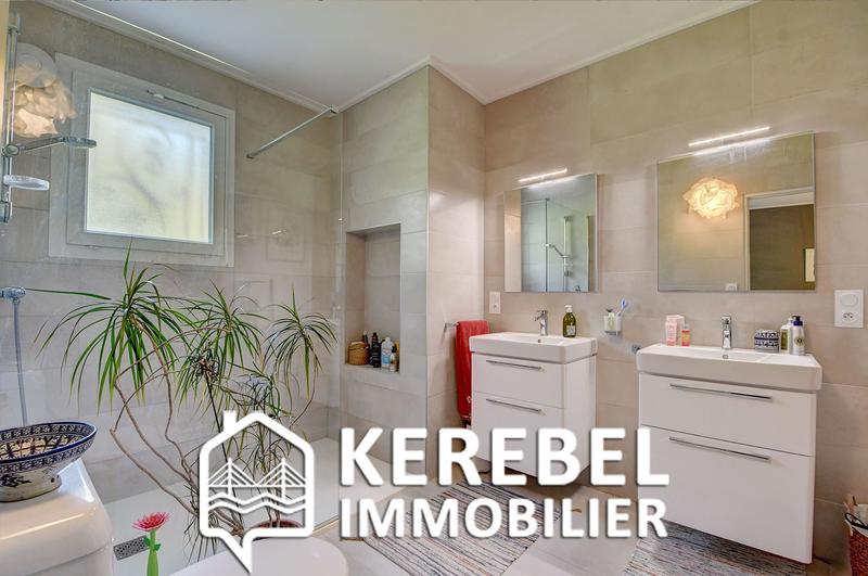 Maison - 180 m² - 7 pièces