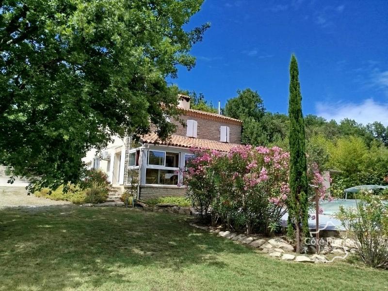 Villa - 157 m² - 6 pièces