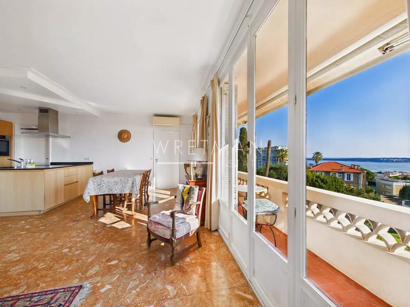 Appartement - 100 m² - 4 pièces