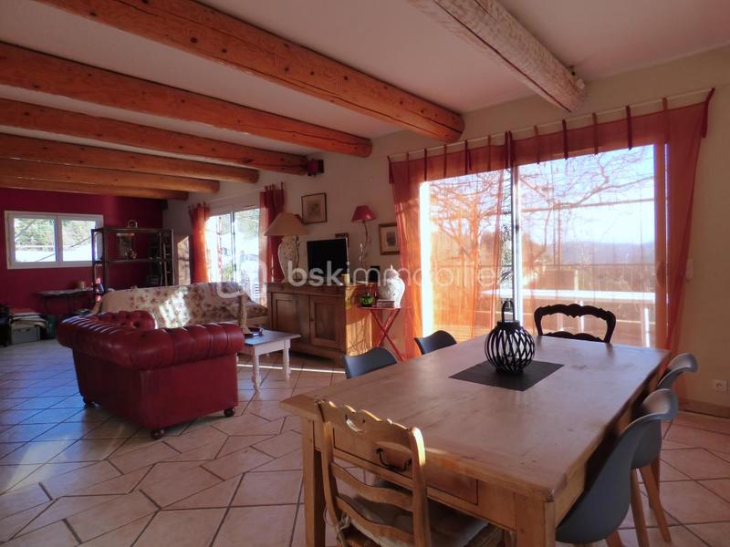 Maison traditionnelle - 165 m² - 6 pièces