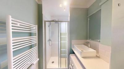 Chambre - 11 m² - 5 pièces