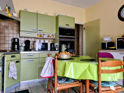 Maison - 187 m² - 9 pièces