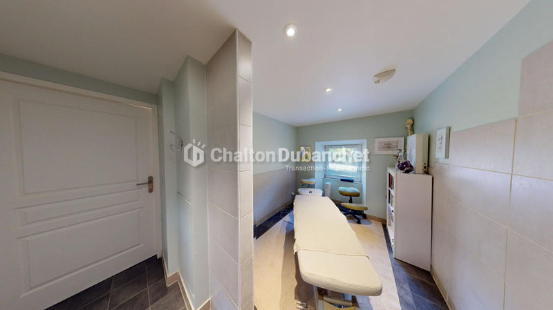 Maison - 393 m² - 13 pièces