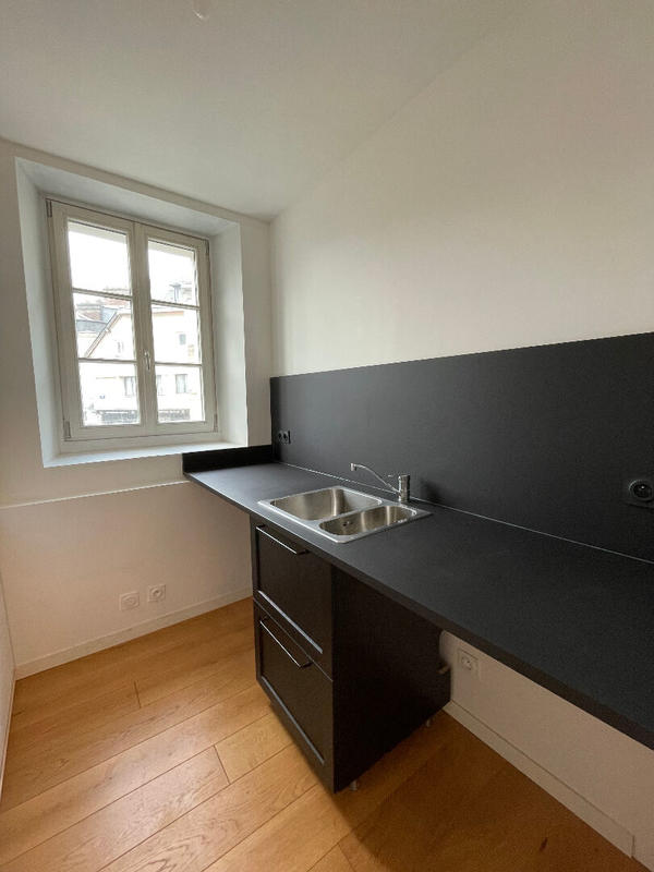 Local d'activité / Entrepôt - 175 m²