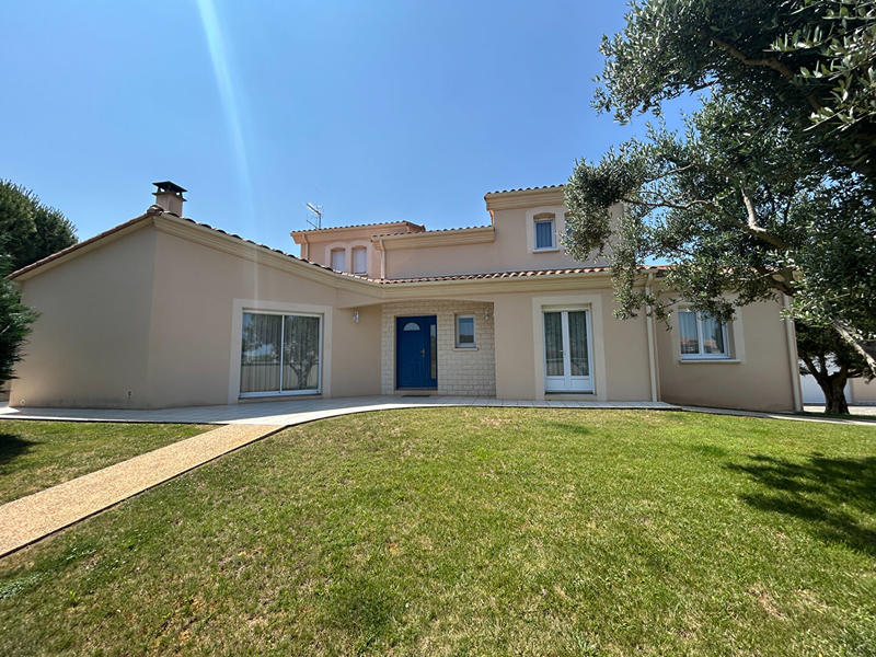 Maison - 293 m² - 7 pièces