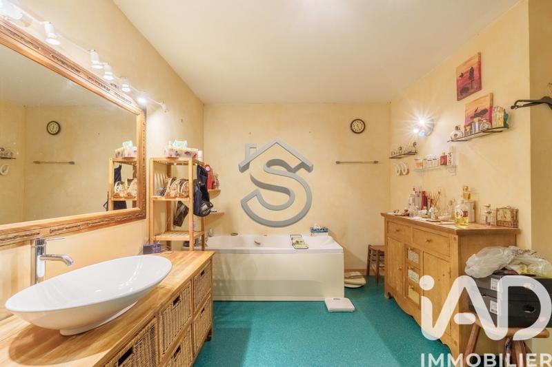 Maison - 276 m² - 7 pièces