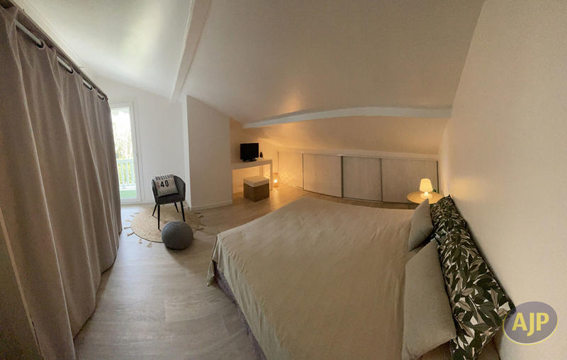 Maison - 185 m² - 6 pièces