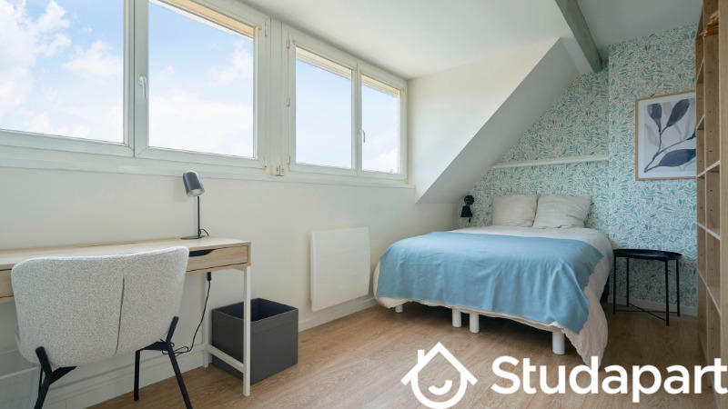 Chambre - 120 m² - 1 pièce