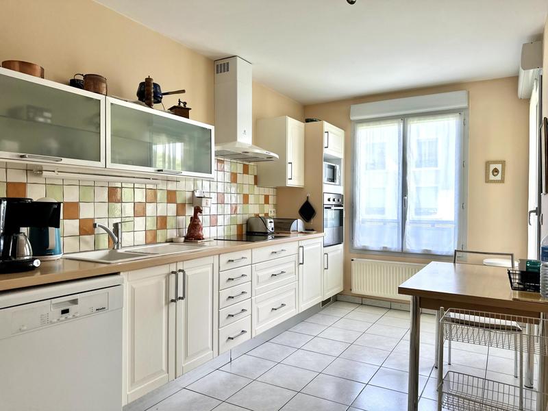 Appartement - 98 m² - 4 pièces