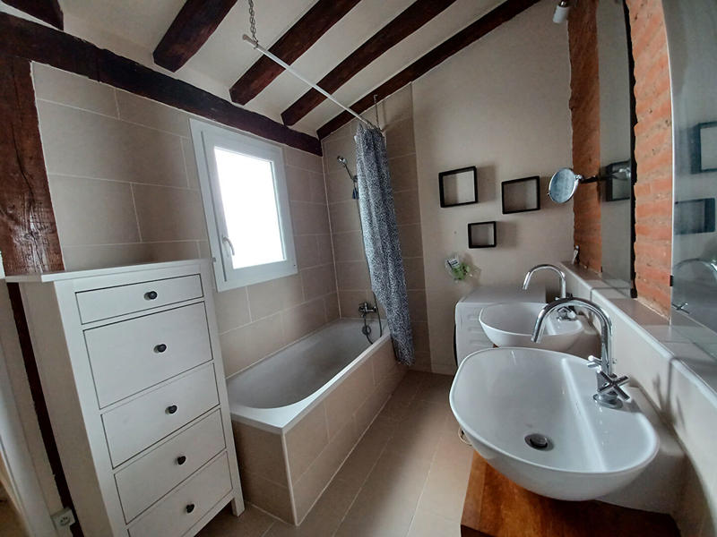 Appartement - 80 m² - 2 pièces