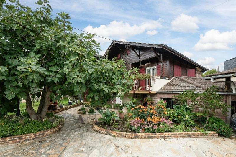 Maison - 198 m² - 7 pièces