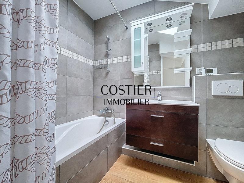 Maison traditionnelle - 95 m² - 5 pièces