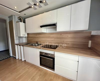 Appartement - 77 m² - 4 pièces