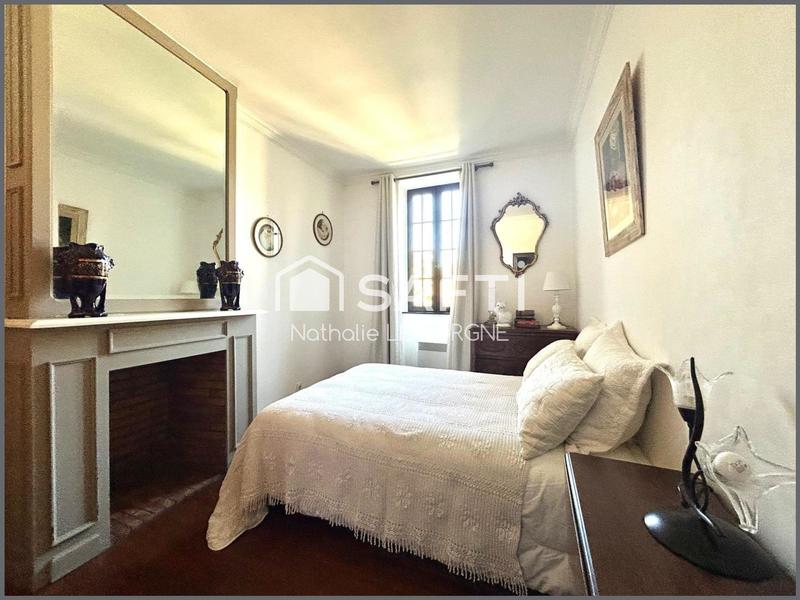 Maison - 247 m² - 7 pièces