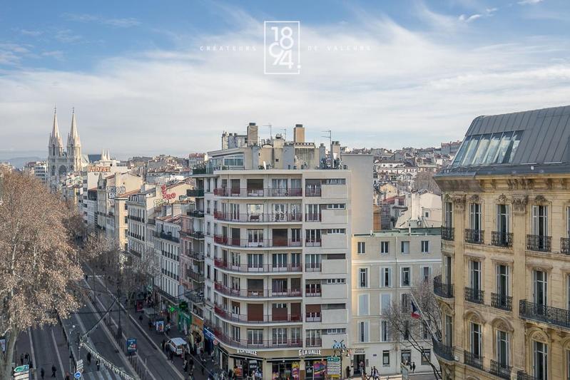 Loft - 53 m² - 2 pièces