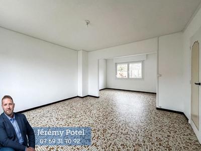 Maison - 81 m² - 5 pièces