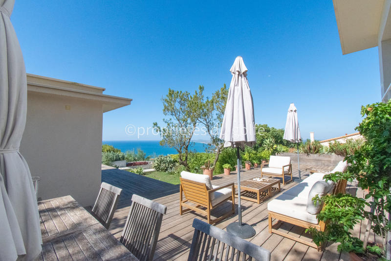 Maison - 104 m² - 5 pièces