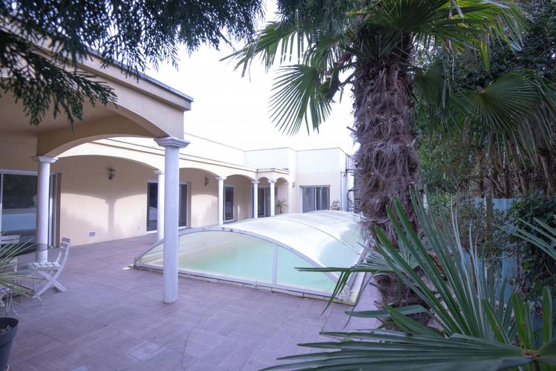 Maison - 210 m² - 5 pièces