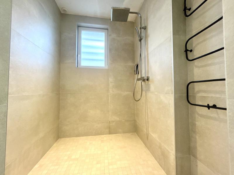 Maison - 296 m² - 6 pièces