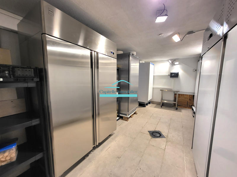 Fonds de commerce - Magasins - 142 m²