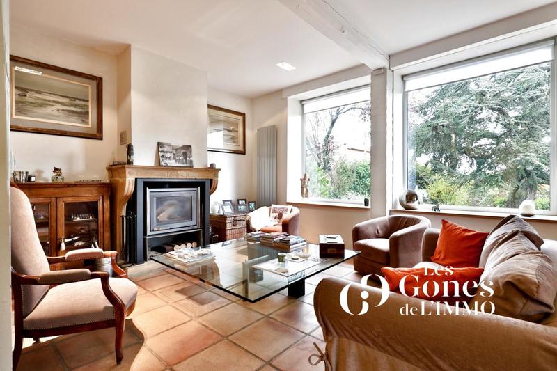 Maison - 220 m² - 7 pièces