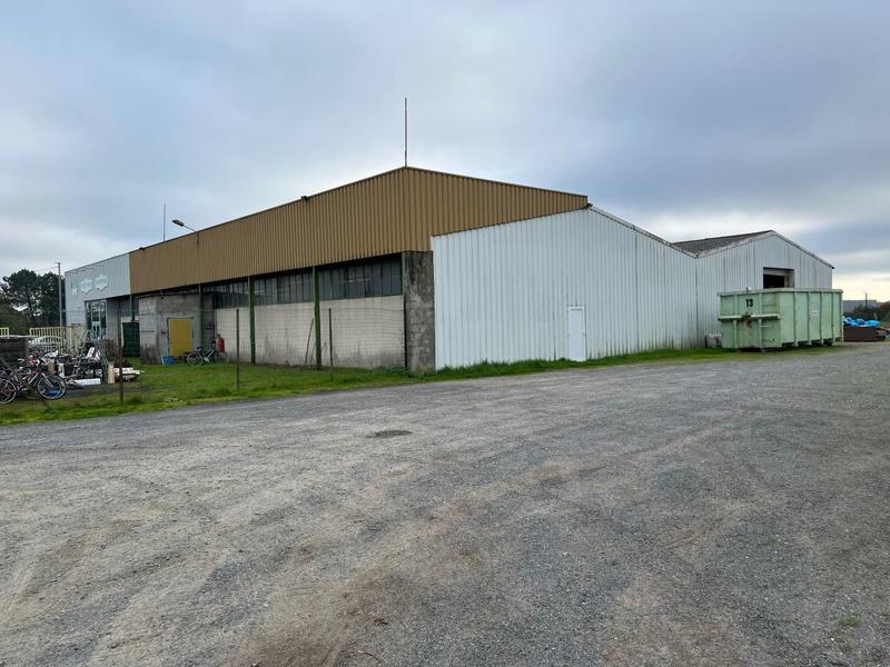 Local commercial - 1 300 m²