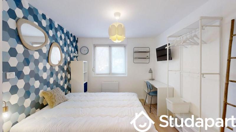 Chambre - 11 m² - 1 pièce