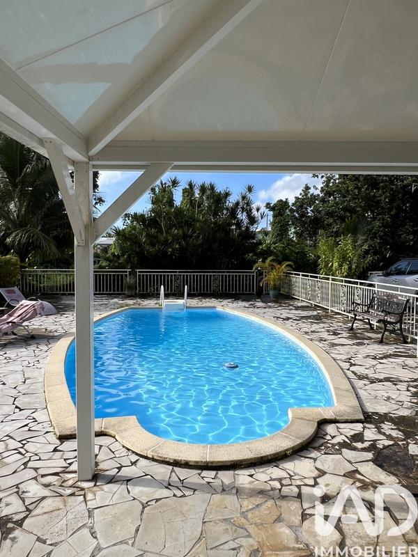 Maison - 196 m² - 9 pièces