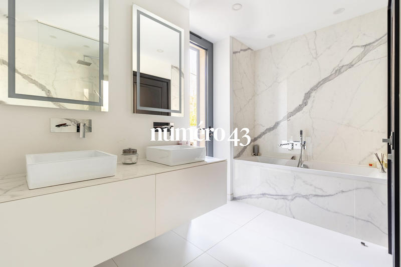 Villa - 199 m² - 7 pièces