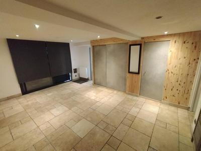 Propriété - 275 m² - 1 pièce