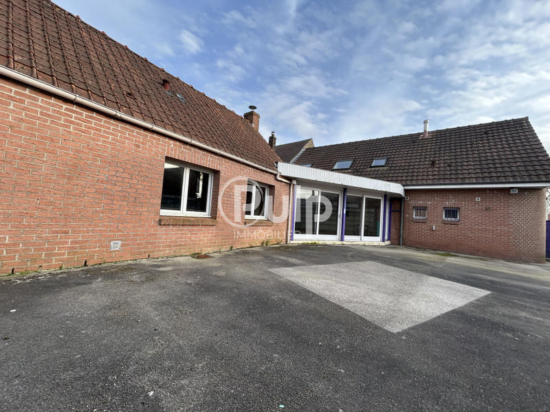 Maison - 245 m² - 5 pièces