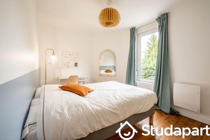 Chambre - 184 m² - 1 pièce