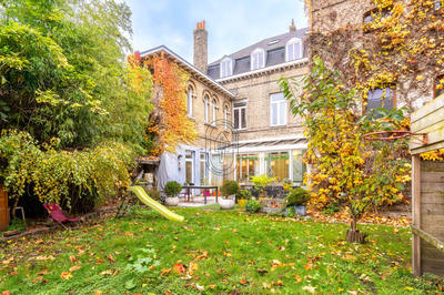 Maison - 360 m² - 9 pièces