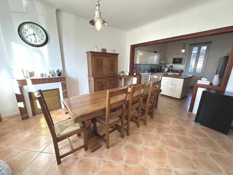 Maison - 261 m² - 12 pièces