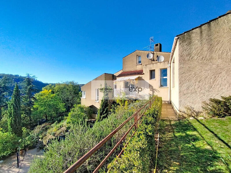 Villa - 152 m² - 8 pièces