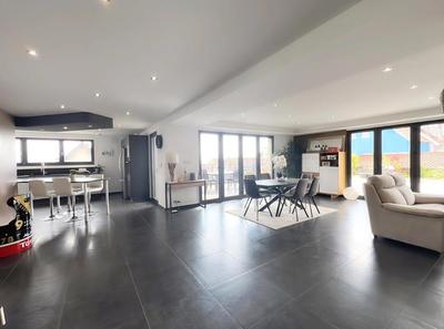 Maison - 183 m² - 7 pièces