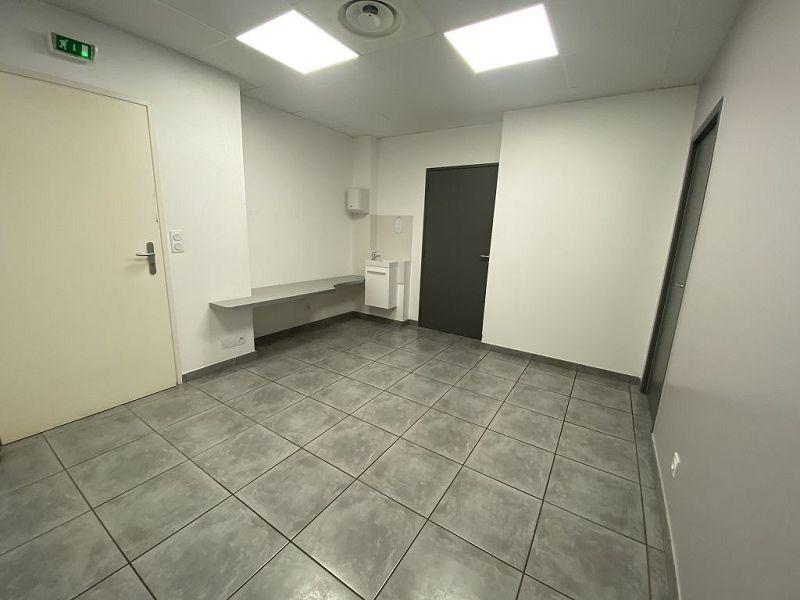 Local commercial - 61 m² - 5 pièces