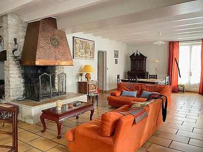 Propriété - 312 m² - 7 pièces