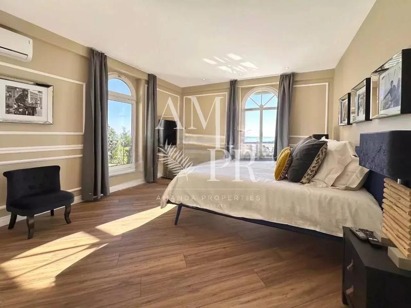 Villa - 319 m² - 5 pièces