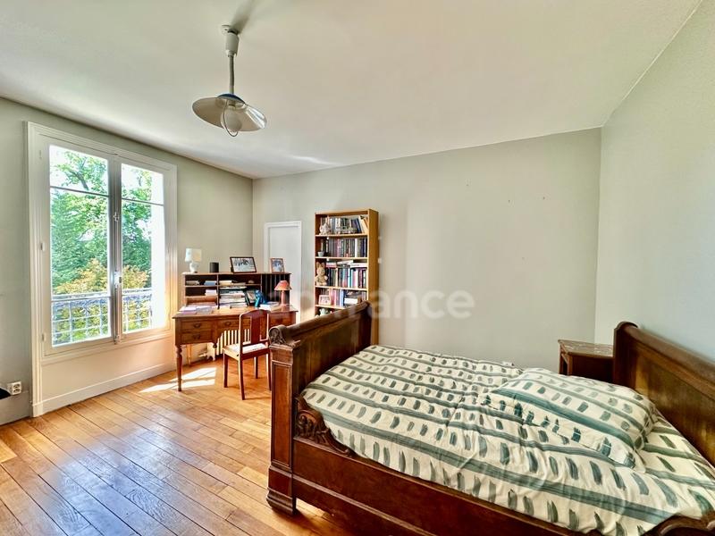 Propriété - 380 m² - 15 pièces